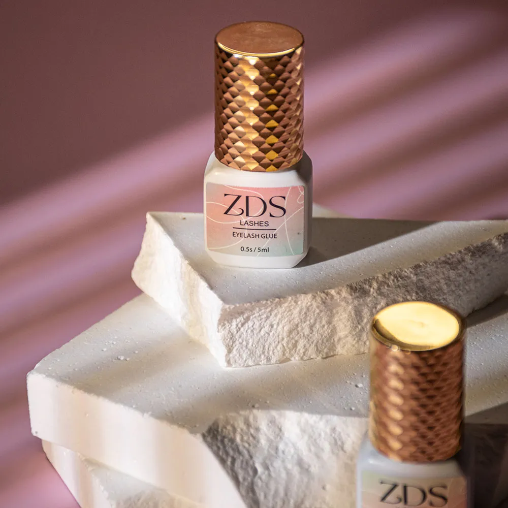 Expert eyelash extension glue - Image 6